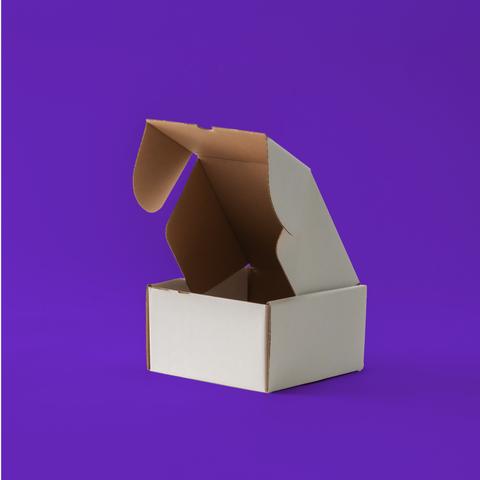 علب كرتونية مربعة للكيك بدون طباعة